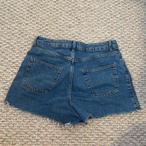 Topshop size 8 Jean Shorts (like new) - Picture 2 of 3